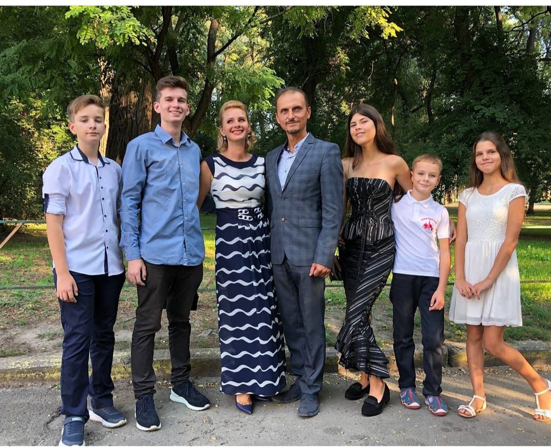 Group shot of Ukraine family